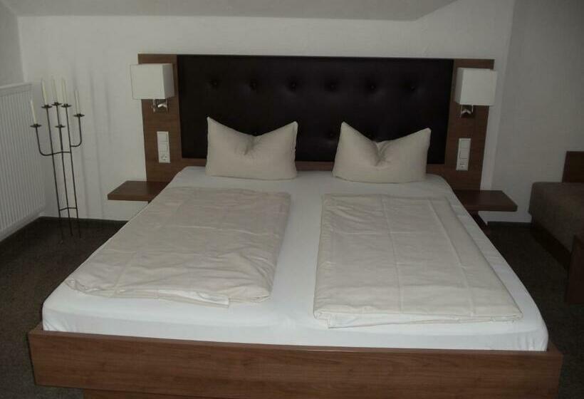 Номер Стандарт с Балконом, Weinhotel Kienle