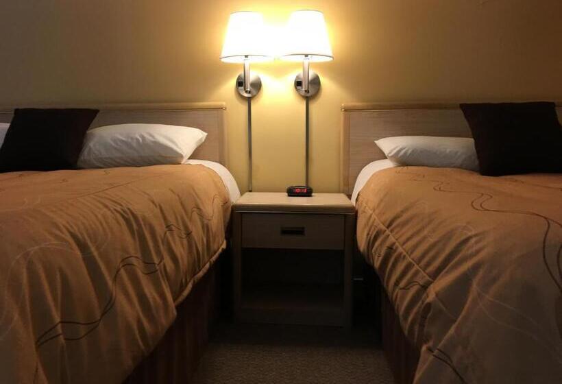 غرفة عائلية, Westwood Motel 100 Mile House