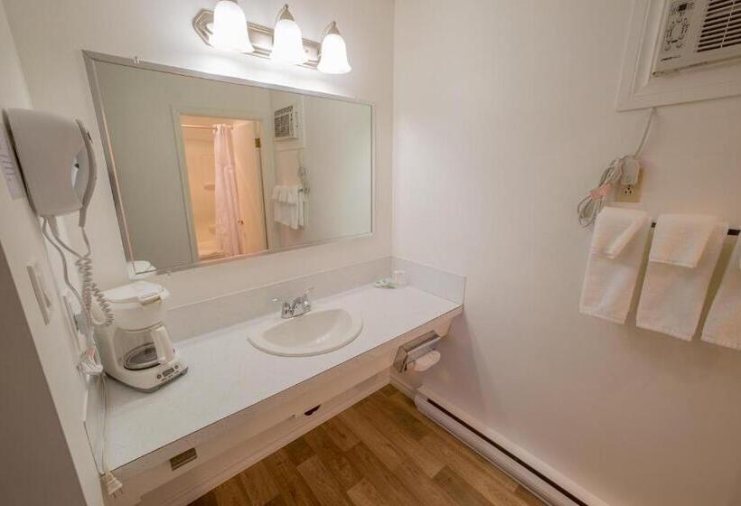 إستوديو قياسى, Westwood Motel 100 Mile House