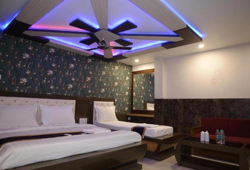 Quarto Triplo Superior, Ananya