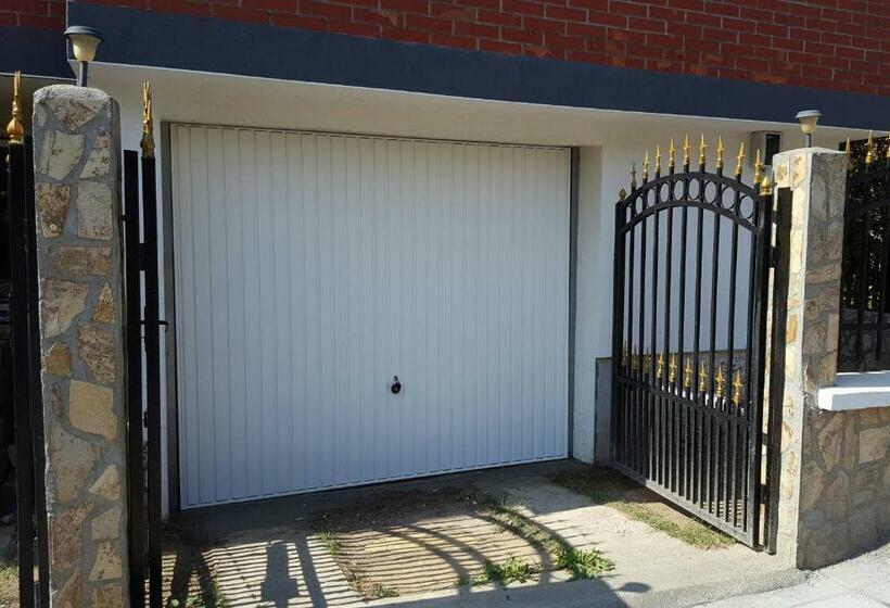 آپارتمان 1 خوابه, Apartment Daiv