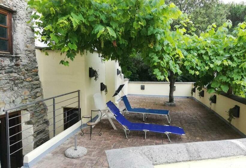 חדר סטנדרט לשלושה, Le Petit Chateau