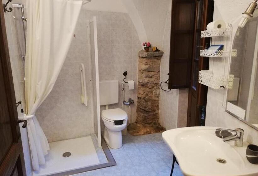 四人标准间, Le Petit Chateau