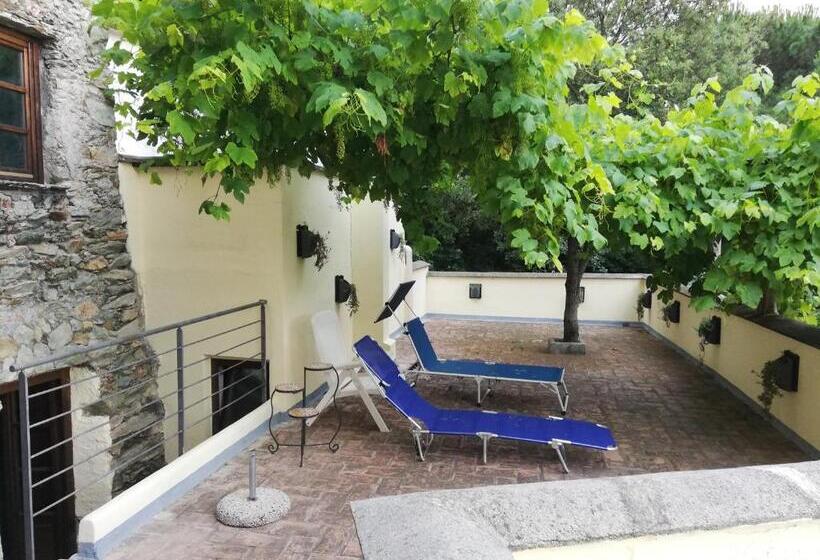四人标准间, Le Petit Chateau