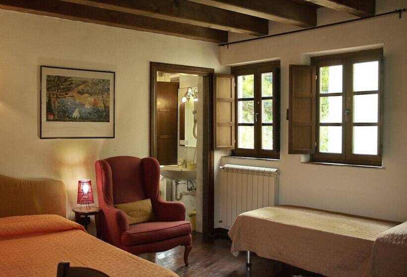 חדר סטנדרט לשלושה, Le Petit Chateau