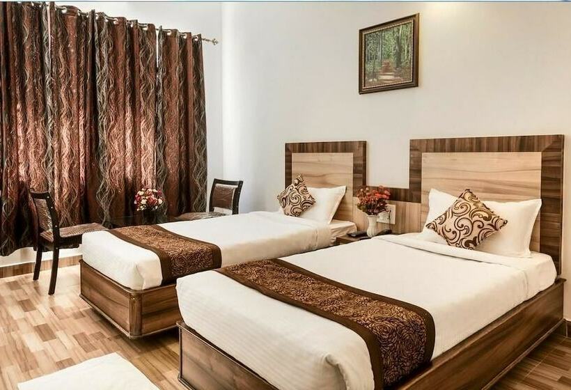 חדר דלוקס יחיד, R G Hotels And Resort