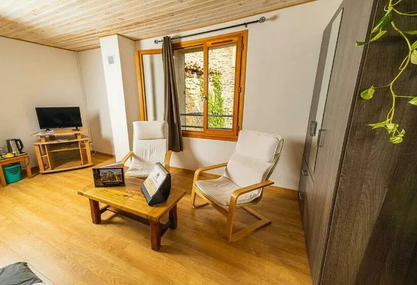 スタンダード4人部屋, Au Château De Villelongue B&b
