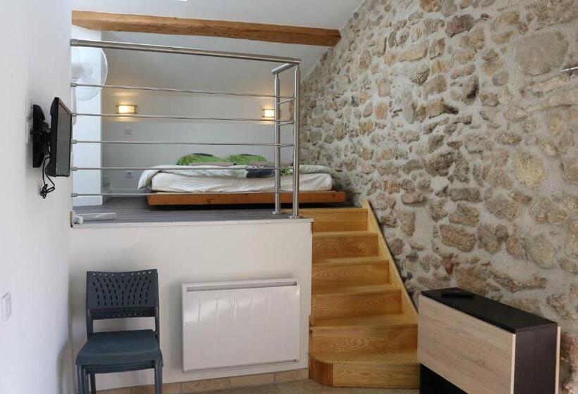 Люкс Кровать Кинг, Au Château De Villelongue B&b