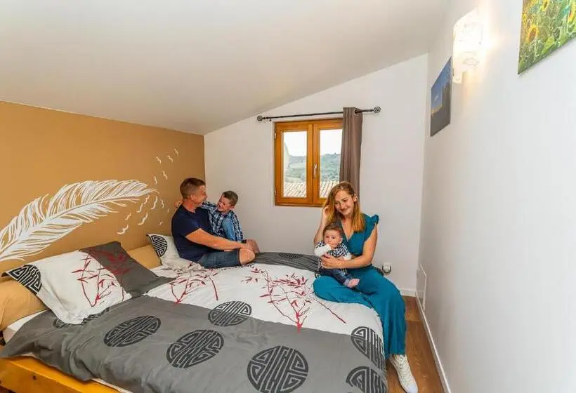 2ベッドルームハウス, Au Château De Villelongue B&b