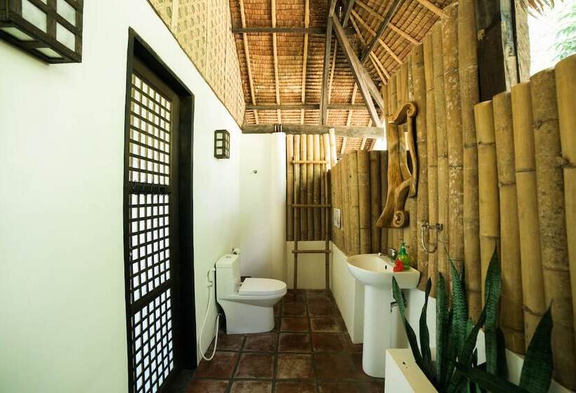 اتاق خانوادگی, Fox & The Firefly Cottages