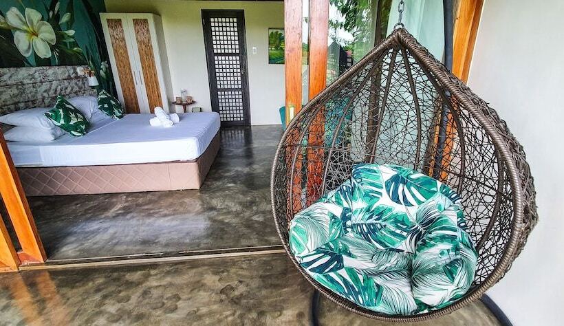 패밀리 룸, Fox & The Firefly Cottages