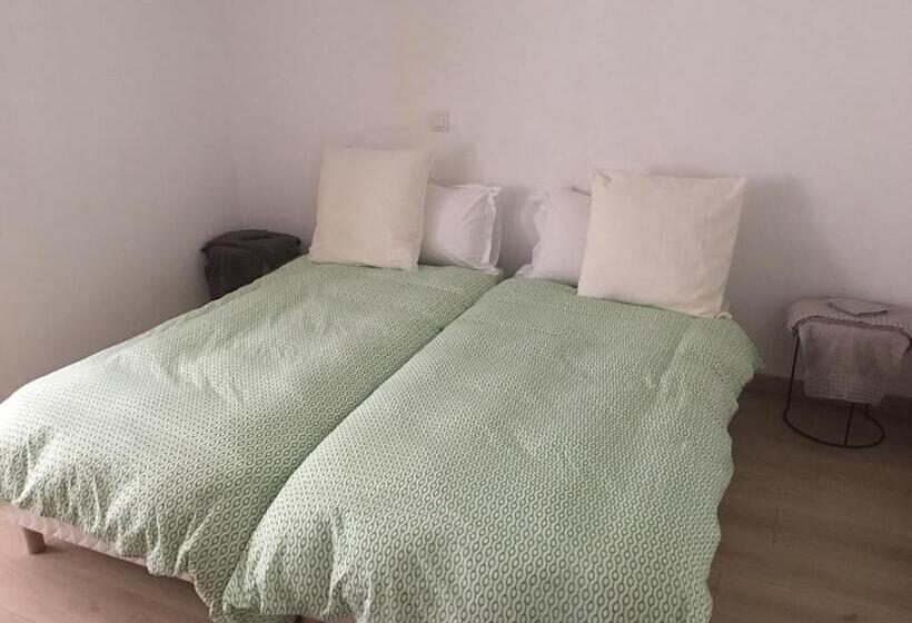 غرفة قياسية حمام مشترك, Le 1820   3 Etoiles Premium