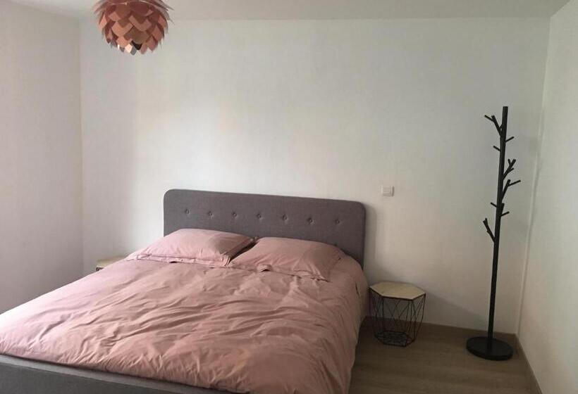 Дом 3 Спальни, Le 1820   3 Etoiles Premium