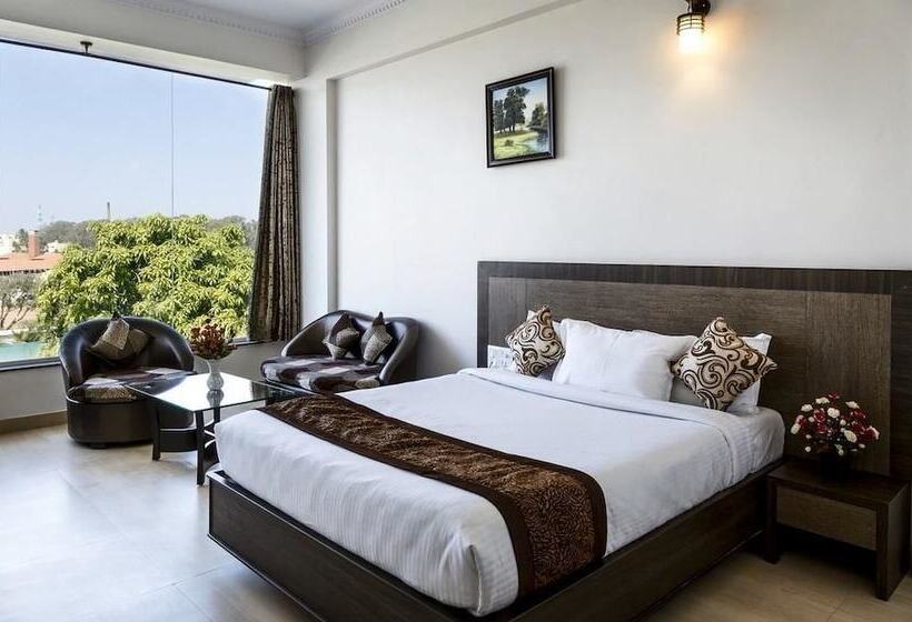 חדר אקזקיוטיב יחיד, R G Hotels And Resort