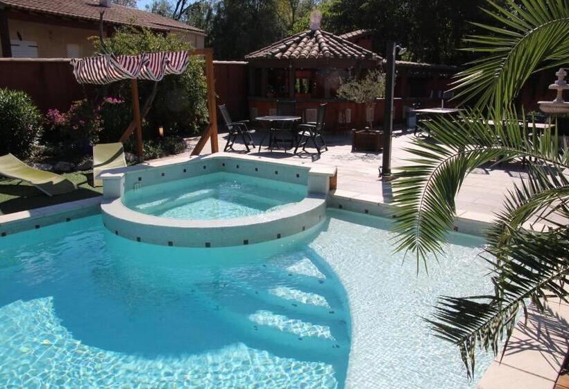 غرفة قياسية, Le Patio 34