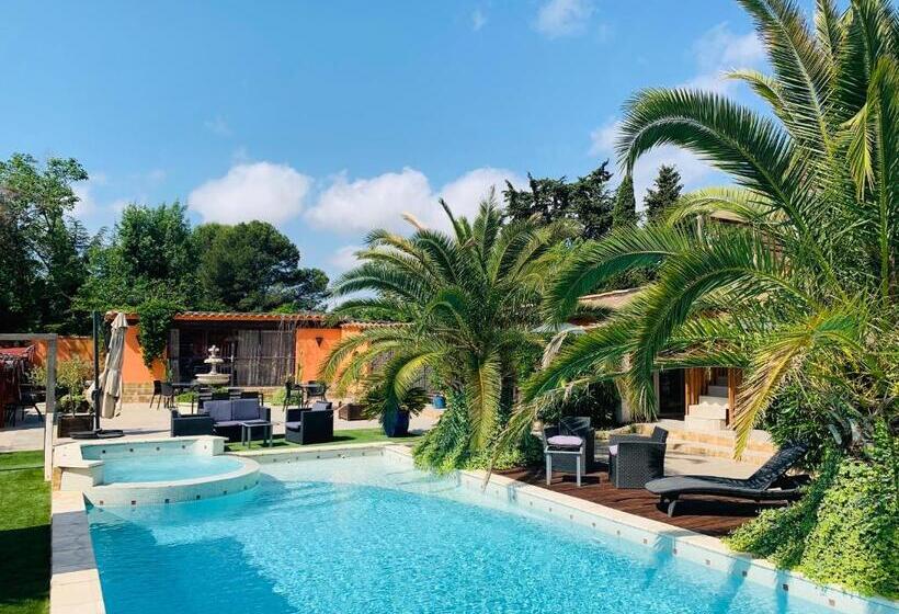 غرفة قياسية, Le Patio 34