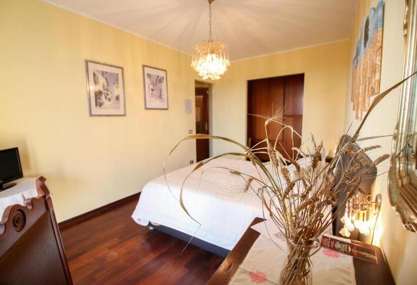 חדר דלוקס עם מרפסת, Spighe Paglia E Girasole