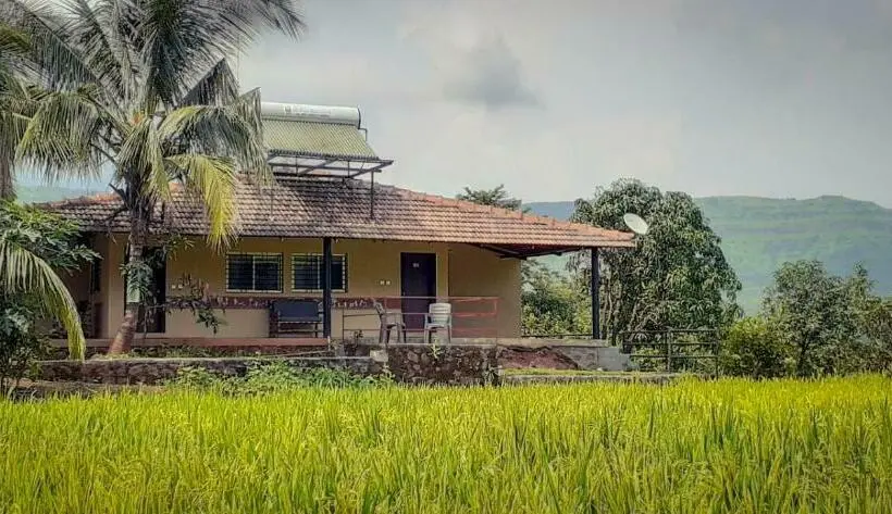 デラックスルーム, Megh Malhar Agro Tourism