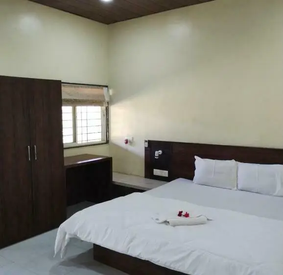 デラックスルーム, Megh Malhar Agro Tourism