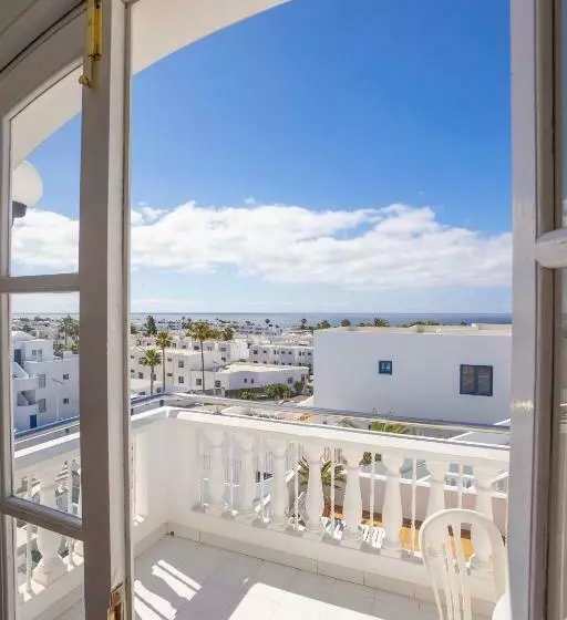 آپارتمان 1 خوابه با بالکن, Apartamentos Corona Mar