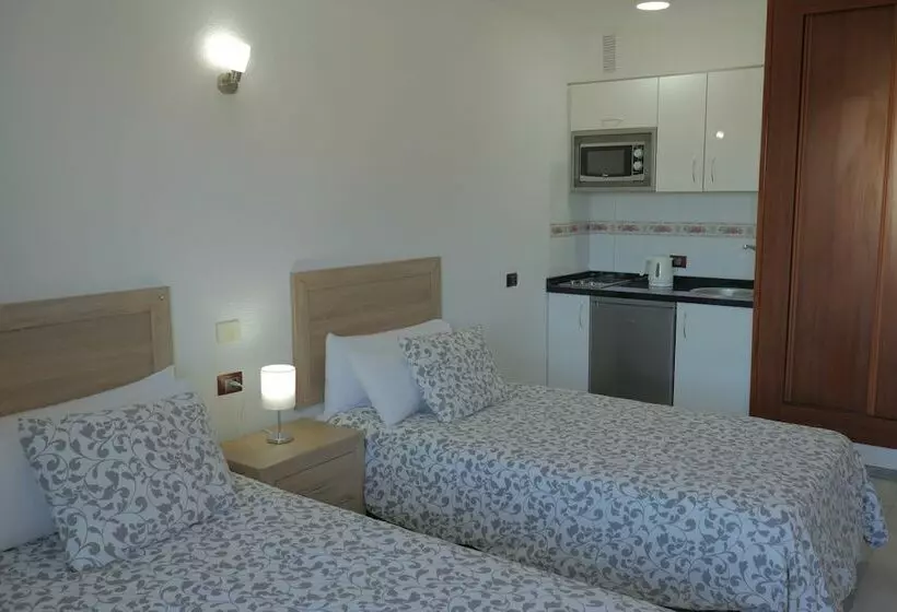 استودیوی استاندارد, Piramides Resort