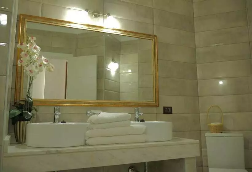 استودیوی استاندارد, Piramides Resort
