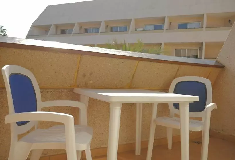 استودیوی استاندارد, Piramides Resort