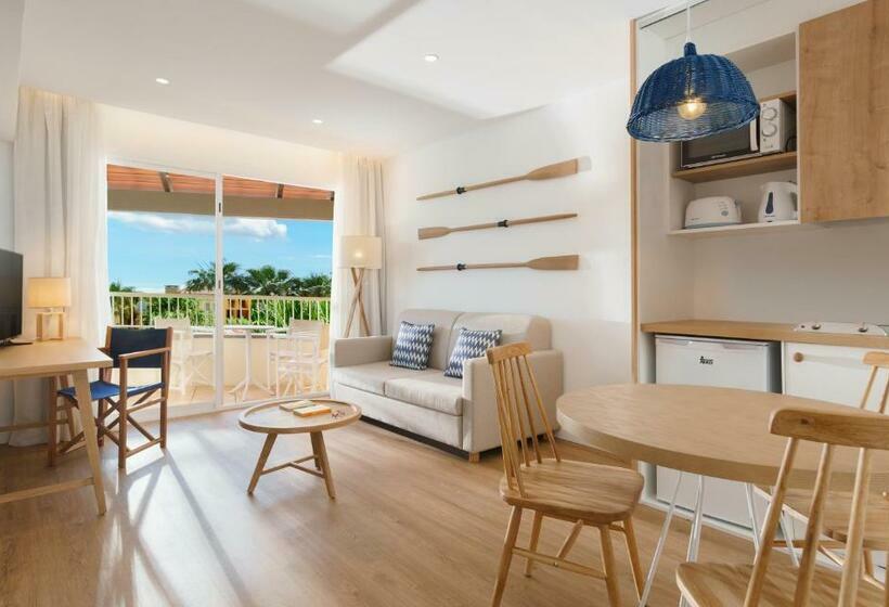 Люкс, Club Del Sol Resort & Spa