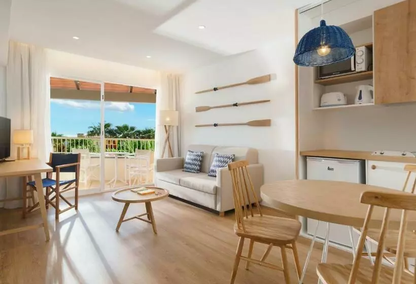 سوییت, Club Del Sol Resort & Spa