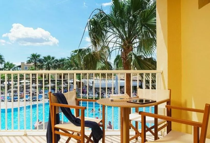 سوییت جونیور, Club Del Sol Resort & Spa