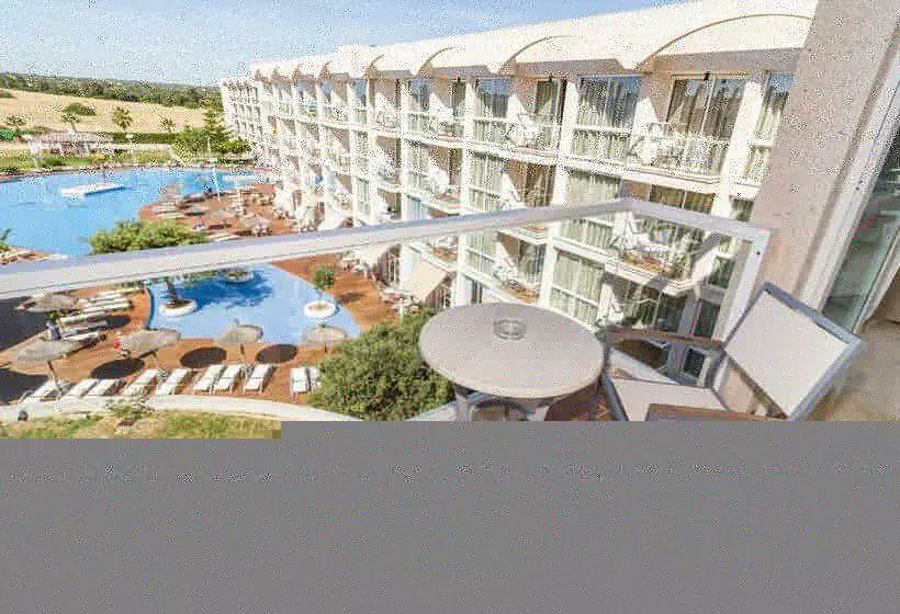 سوییت جونیور, Zafiro Alzinar Mar- Adults Only