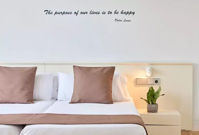 سوییت جونیور, Zafiro Alzinar Mar- Adults Only