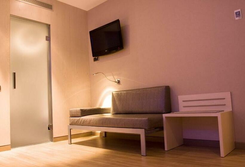 Номер Стандарт Трехместный, Barcelona House