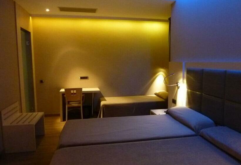 Номер Стандарт Трехместный, Barcelona House