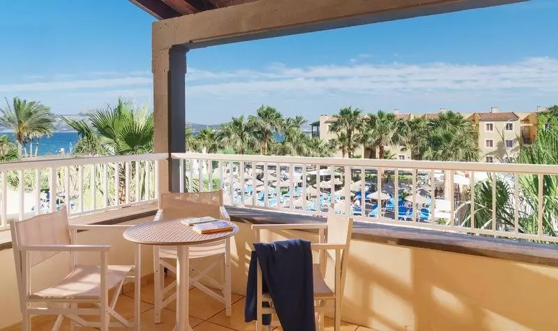 سوییت, Club Del Sol Resort & Spa