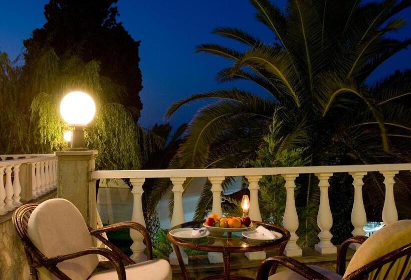 اتاق استاندارد اینتریور, Dionyssos