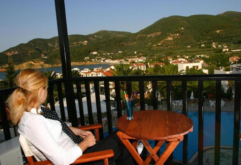 اتاق اساندارد با چشم‌انداز جانبی به دریا, Dionyssos