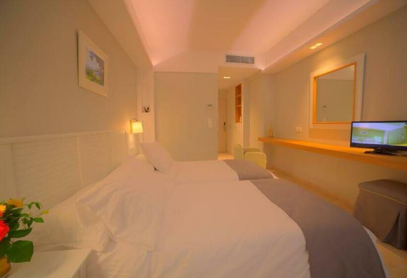 スタンダードトリプルルーム, Elea Beach