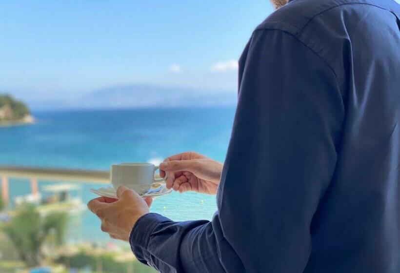 オーシャンビューのスーペリアトリプルルーム, Elea Beach