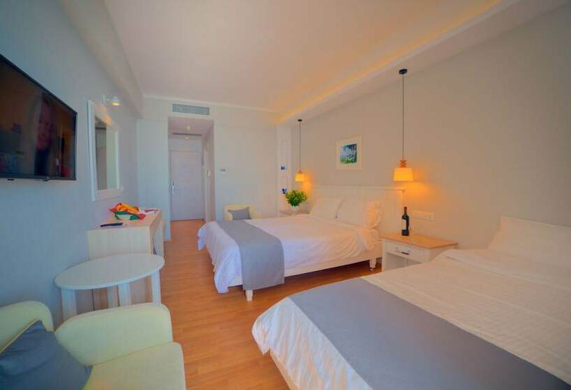 オーシャンビューのスーペリアトリプルルーム, Elea Beach