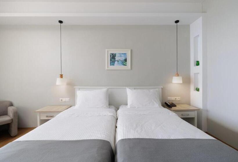 オーシャンビュースーペリアールーム, Elea Beach