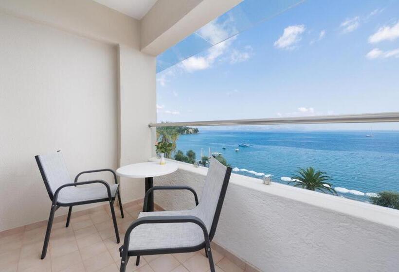 オーシャンビューのスーペリアトリプルルーム, Elea Beach