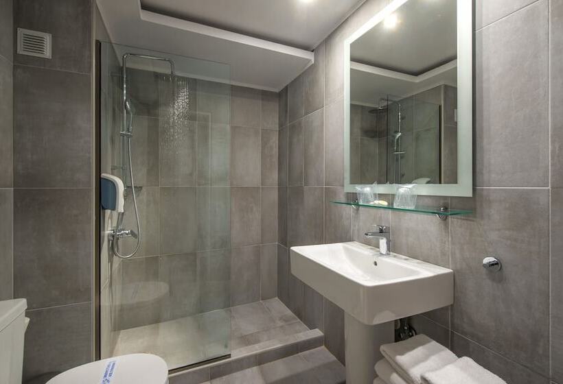 غرفة قياسية مطلّة علي البحر, Peninsula Resort & Spa