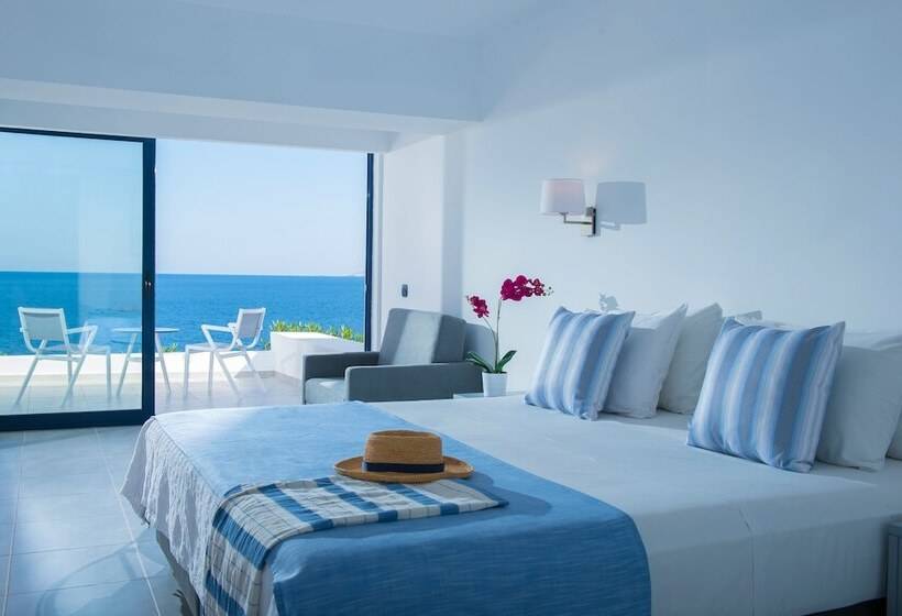 جناح جونيور مطلّ علي البحر, Peninsula Resort & Spa