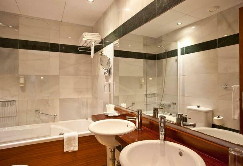 غرفة قياسية, Seth Port Ciutadella