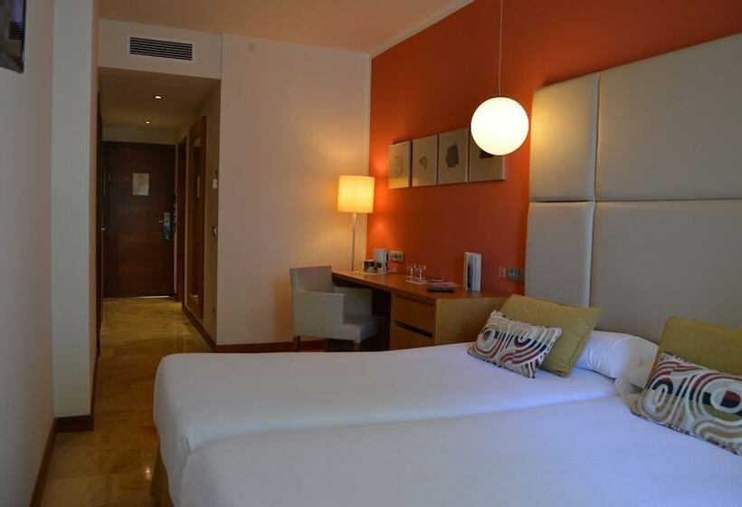 غرفة قياسية, Seth Port Ciutadella