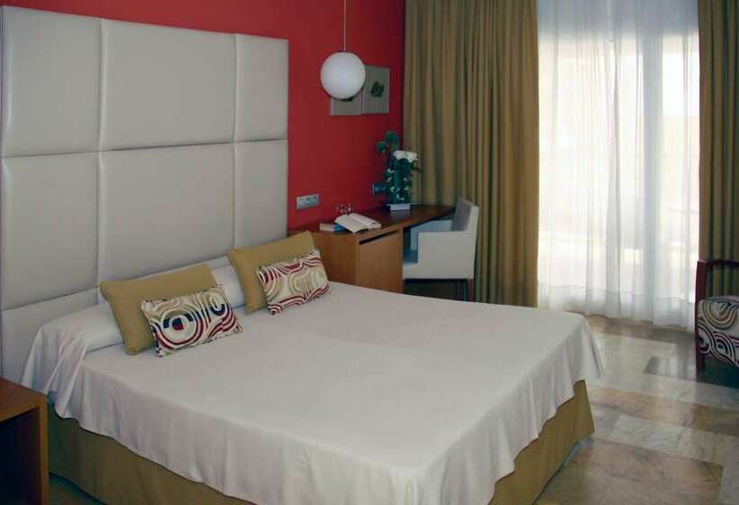 غرفة قياسية, Seth Port Ciutadella