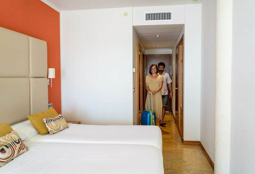 غرفة قياسية مطلّة علي البحر, Seth Port Ciutadella