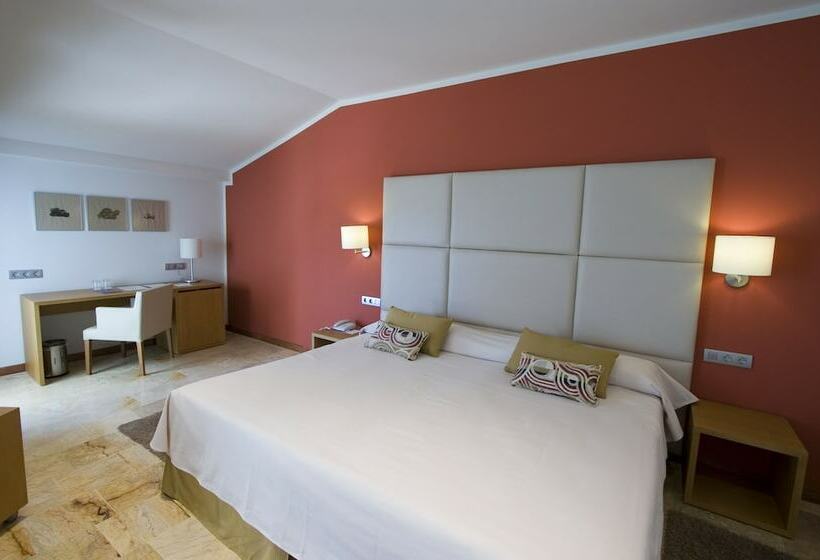 جناح جونيور, Seth Port Ciutadella