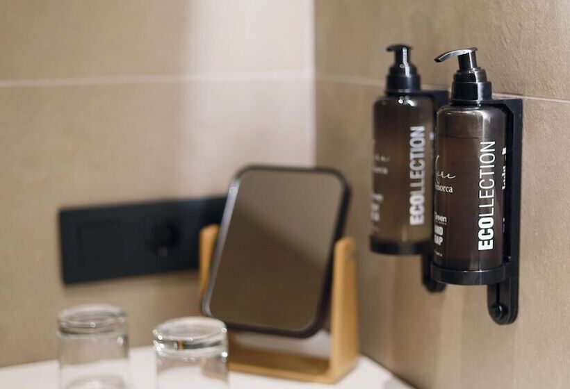 غرفة قياسية, Seth Port Ciutadella